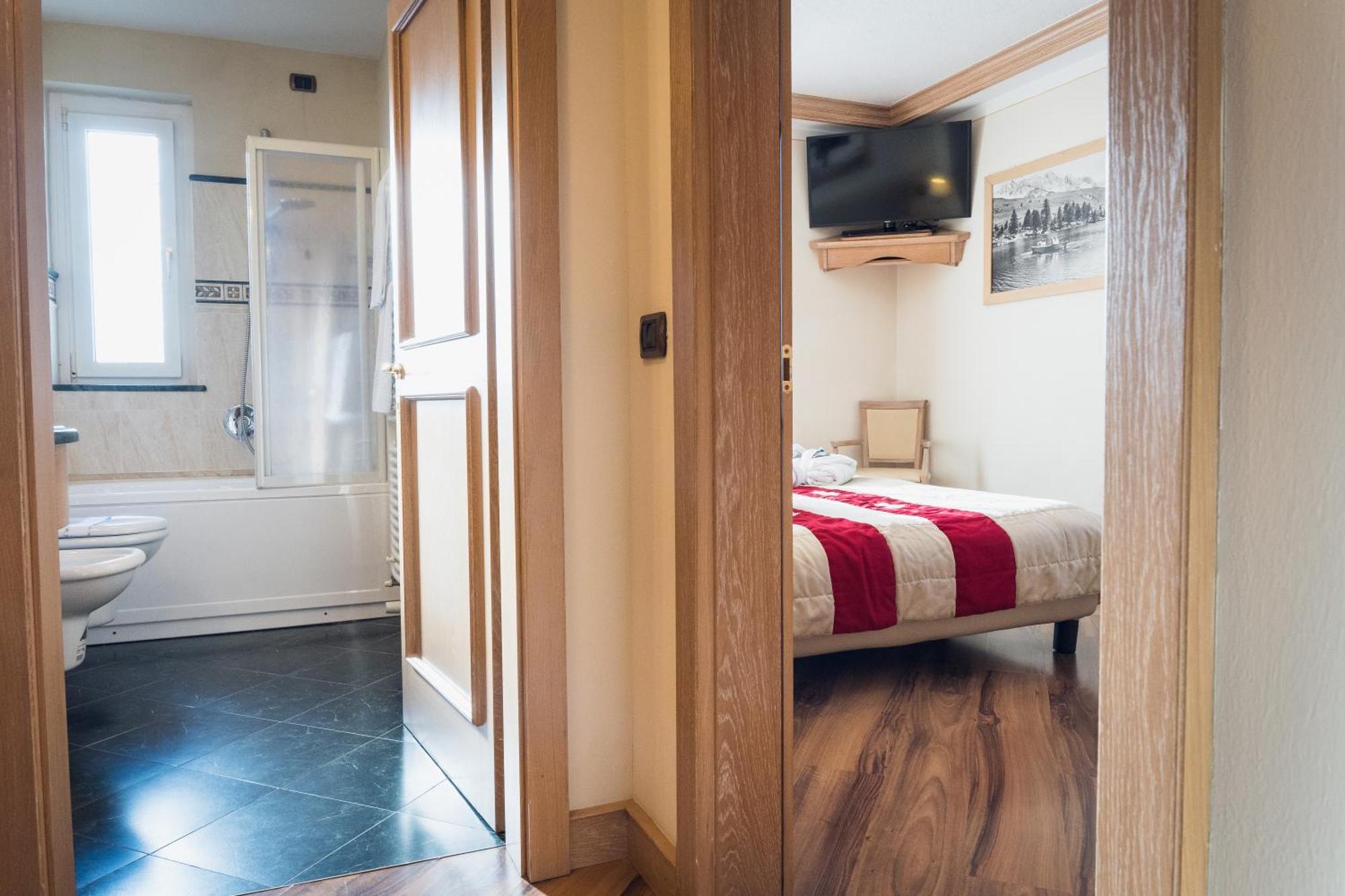 Hotel Alle Alpi Moena Eksteriør bilde