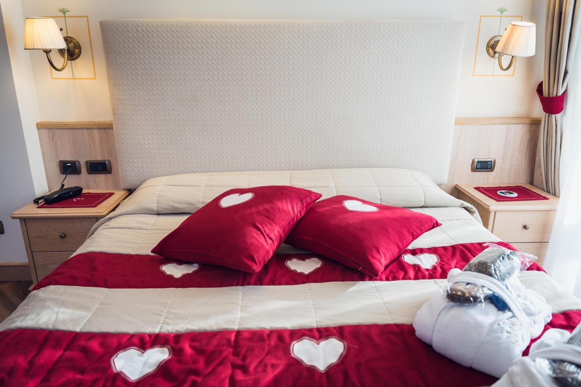 Hotel Alle Alpi Moena Eksteriør bilde