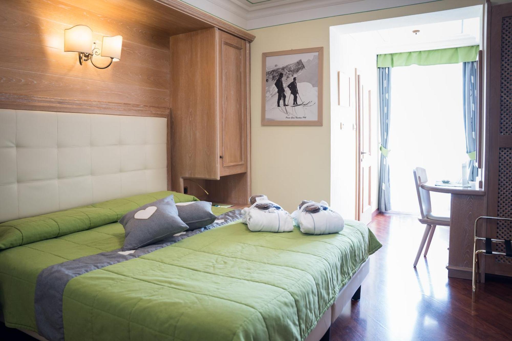 Hotel Alle Alpi Moena Eksteriør bilde