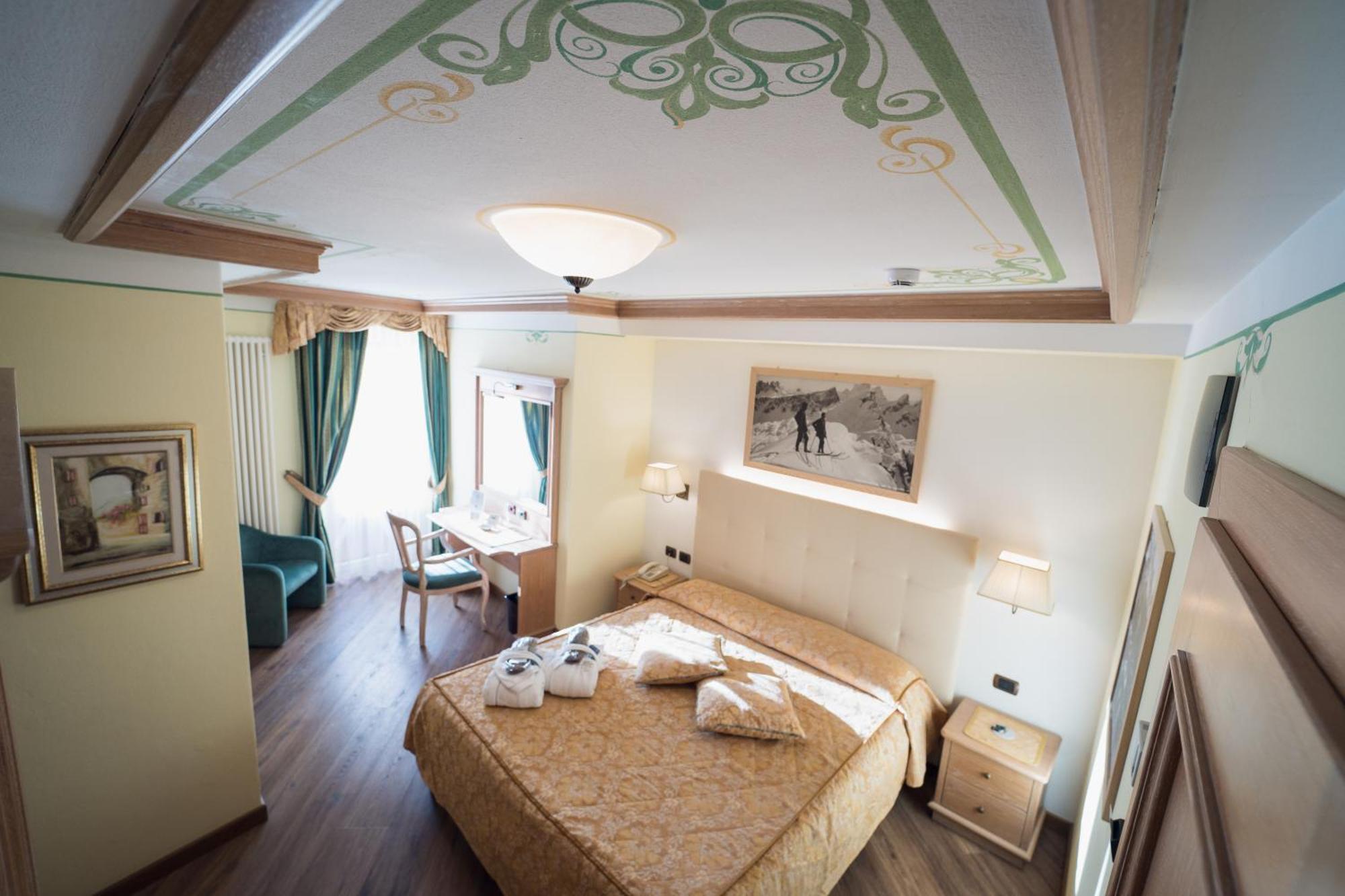 Hotel Alle Alpi Moena Eksteriør bilde