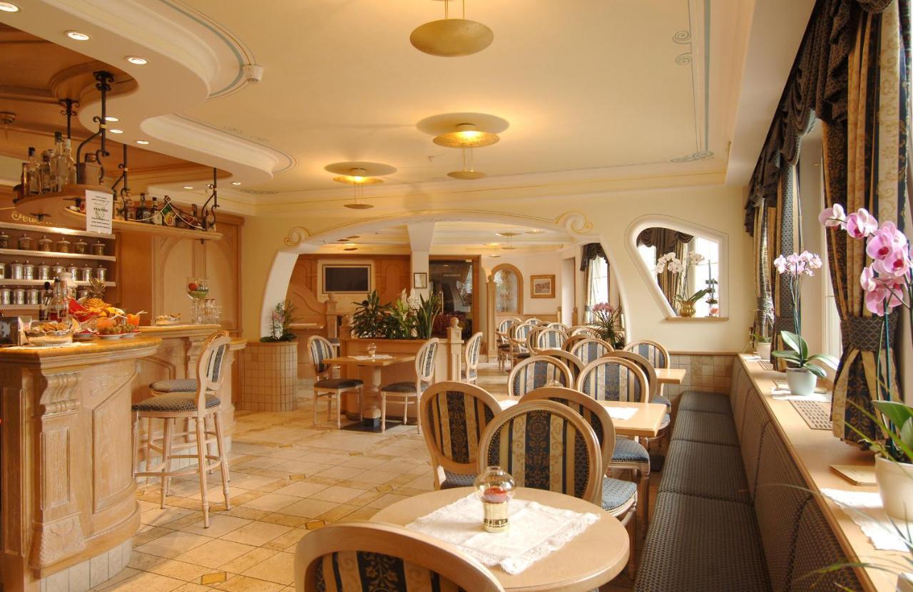 Hotel Alle Alpi Moena Eksteriør bilde