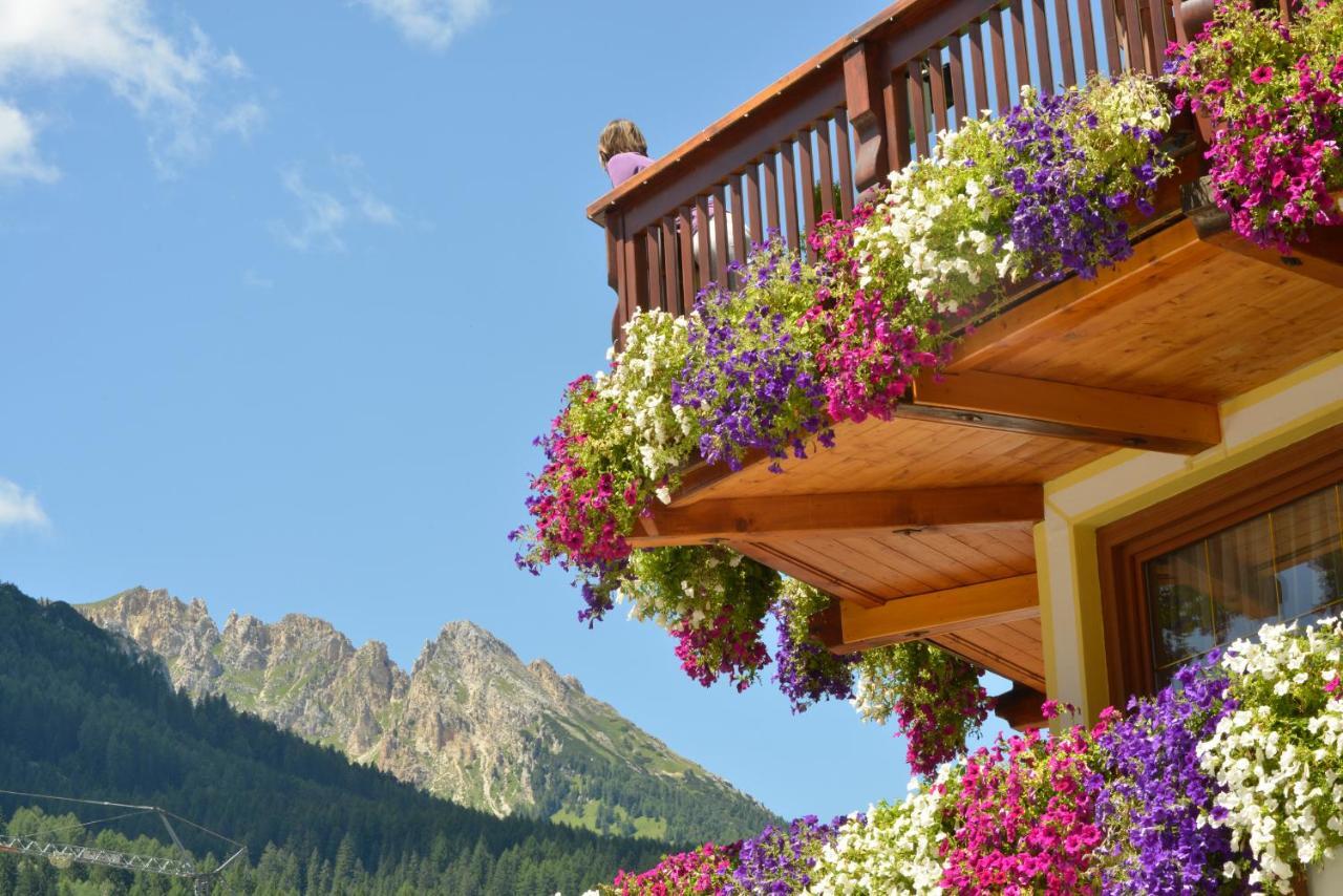 Hotel Alle Alpi Moena Eksteriør bilde